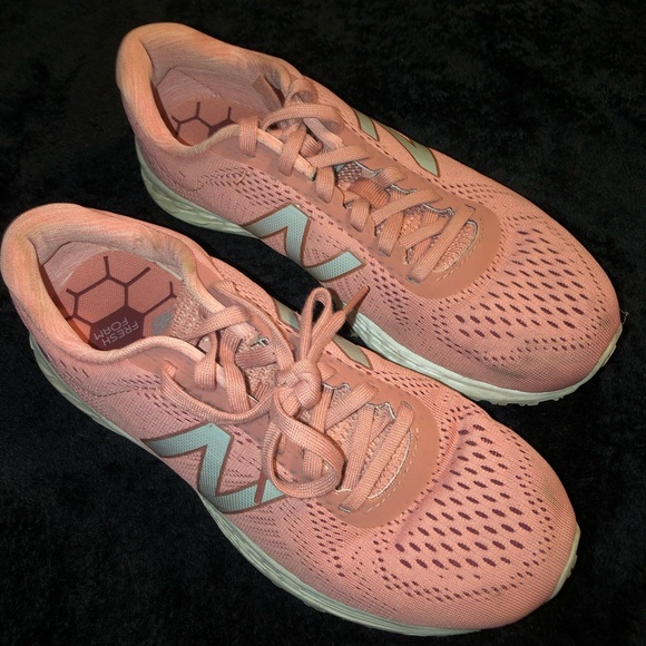 New Balance • Women’s Athletic Running Shoes - Picture 3 of 6